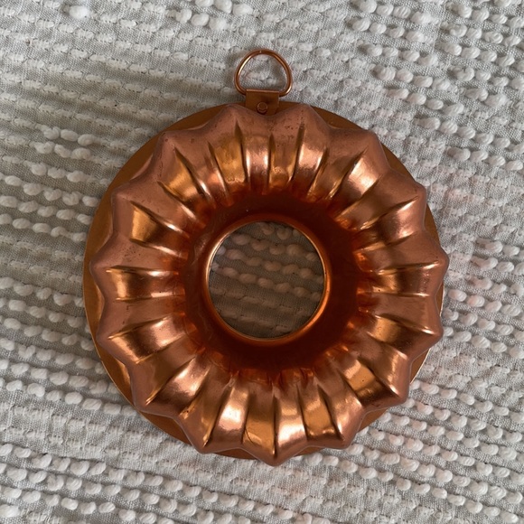 Vintage Copper Molds (Set of Three) - Picture 5 of 8